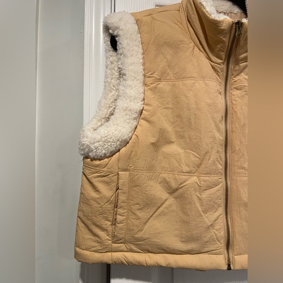 NWT Thread & Supply Size L Sherpa Trim Khaki Cropped Vest Drawstring Waist - Picture 3 of 12